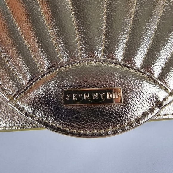 🔹Disney x Skinnydip London The Little Mermaid Gold Seashell Crossbody Bag Purse - Picture 4 of 8